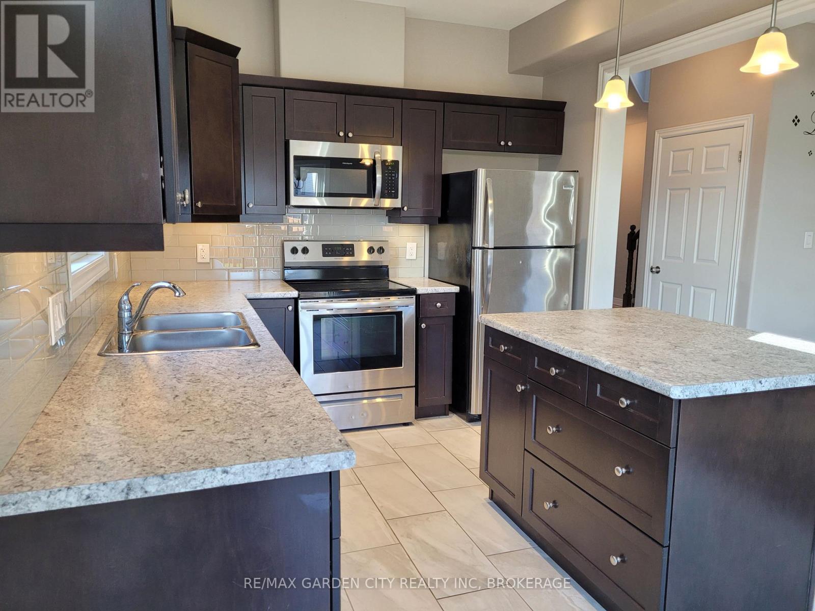 7770 Hanniwell Street, Niagara Falls, Ontario  L2G 4S3 - Photo 10 - X12572236