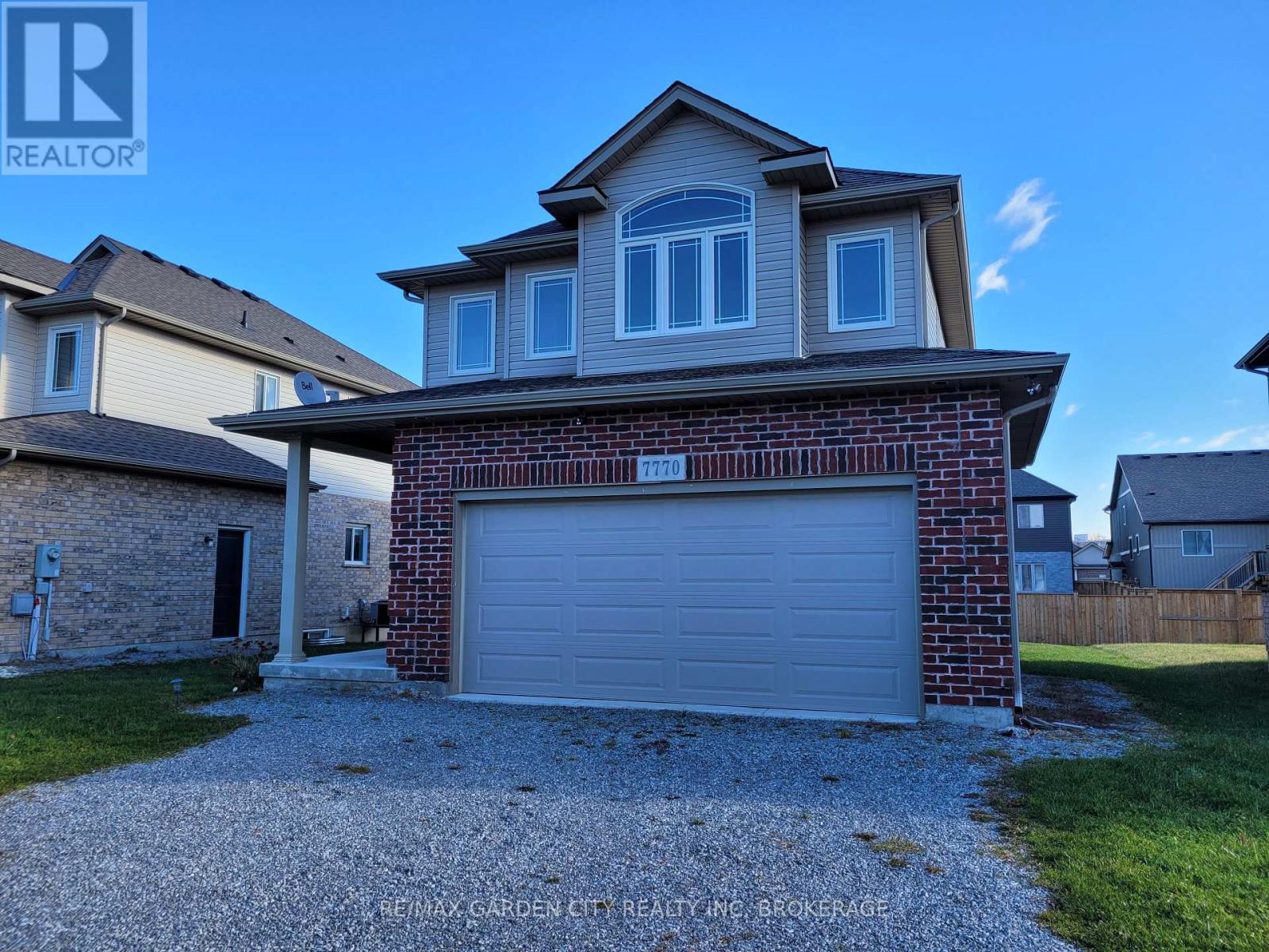 7770 Hanniwell Street, Niagara Falls, Ontario  L2G 4S3 - Photo 2 - X12572236