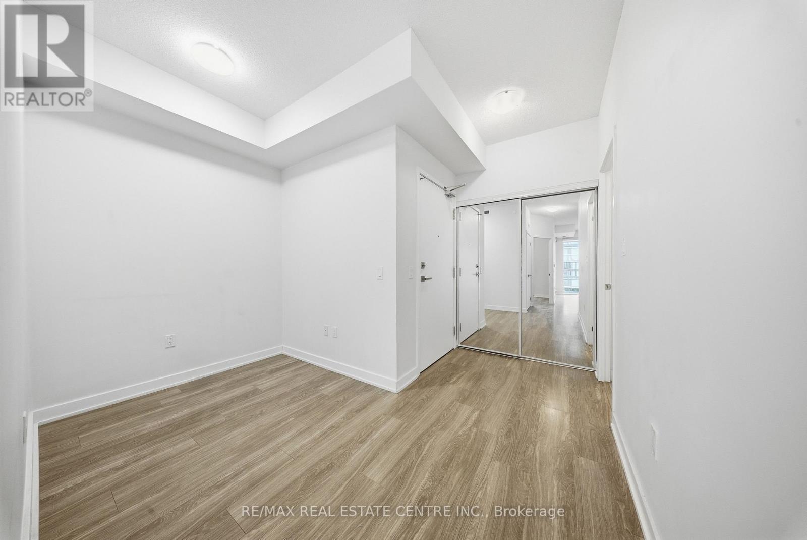 2217 - 4055 Parkside Village Drive, Mississauga, Ontario  L5B 0K8 - Photo 9 - W12539750