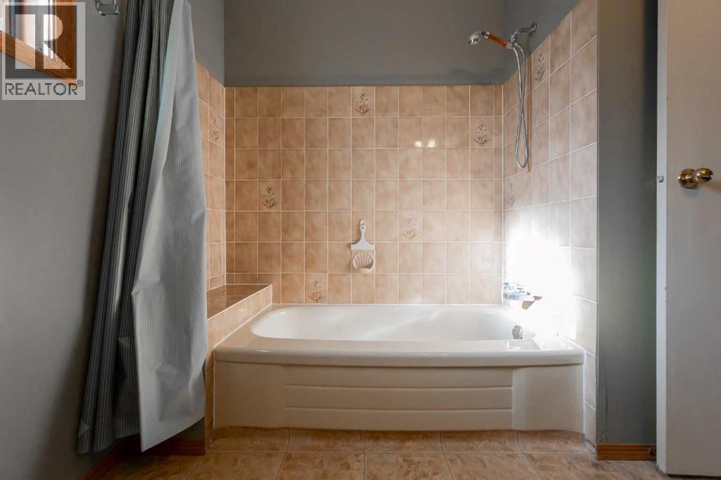 897 Red Crow Boulevard W, Lethbridge, Alberta  T1K 5P5 - Photo 20 - A2260966