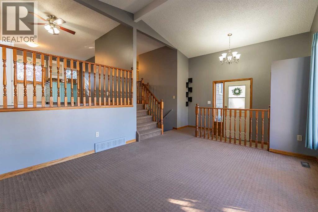 897 Red Crow Boulevard W, Lethbridge, Alberta  T1K 5P5 - Photo 3 - A2260966