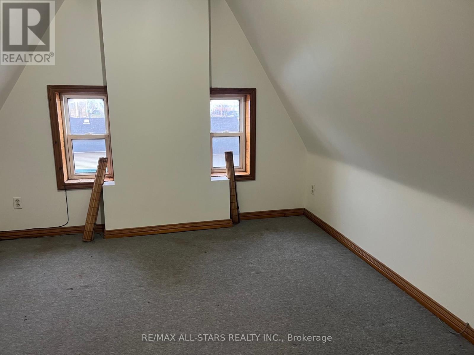 4 - 228 KENT STREET W, Kawartha Lakes, Ontario