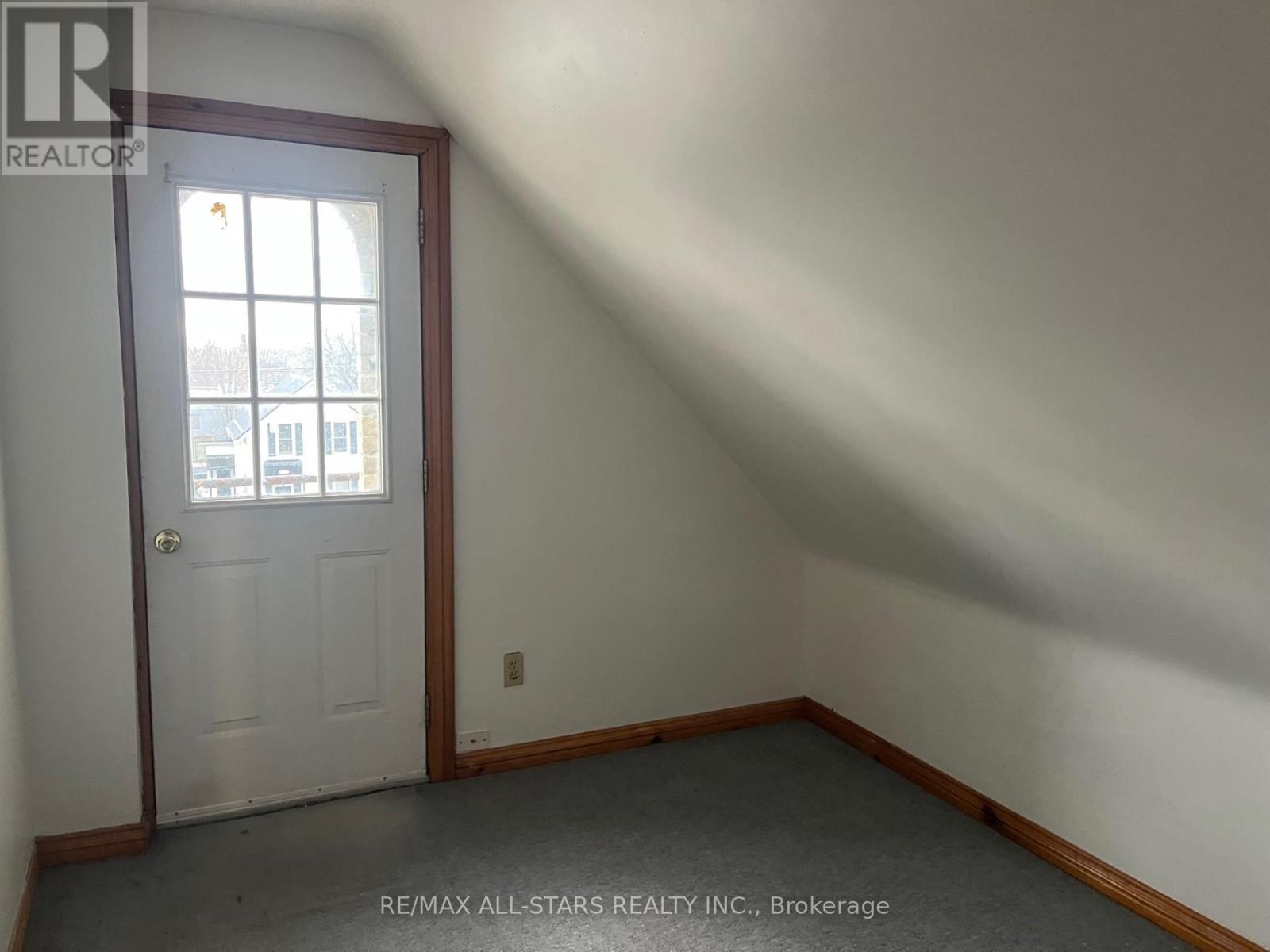 4 - 228 Kent Street W, Kawartha Lakes, Ontario  K9V 2Z2 - Photo 2 - X12572172