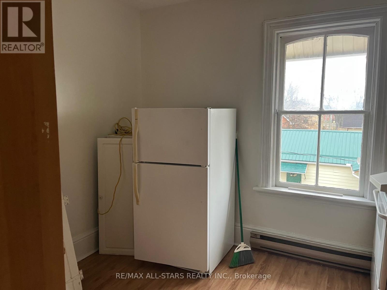 4 - 228 Kent Street W, Kawartha Lakes, Ontario  K9V 2Z2 - Photo 5 - X12572172