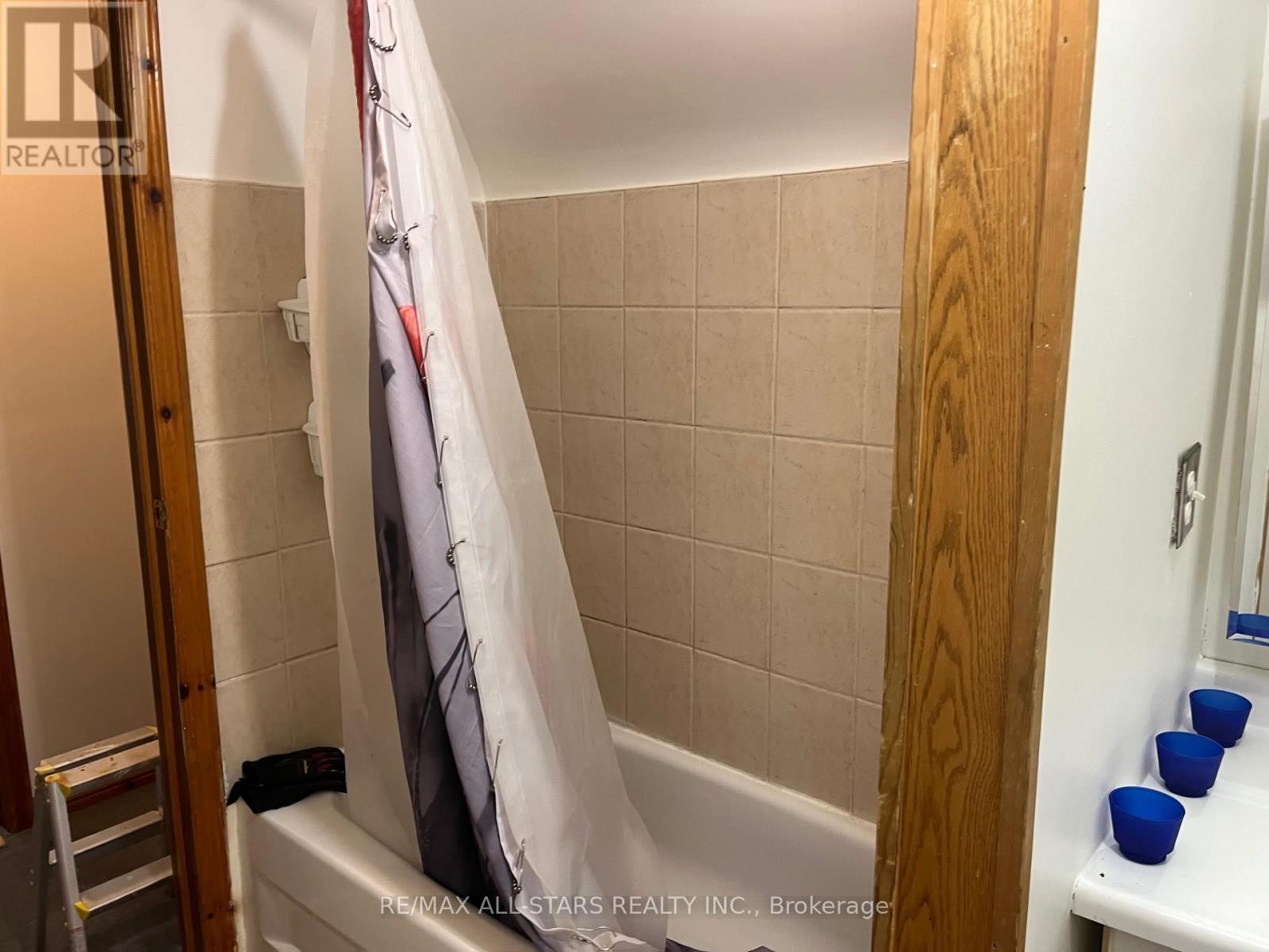 4 - 228 Kent Street W, Kawartha Lakes, Ontario  K9V 2Z2 - Photo 8 - X12572172