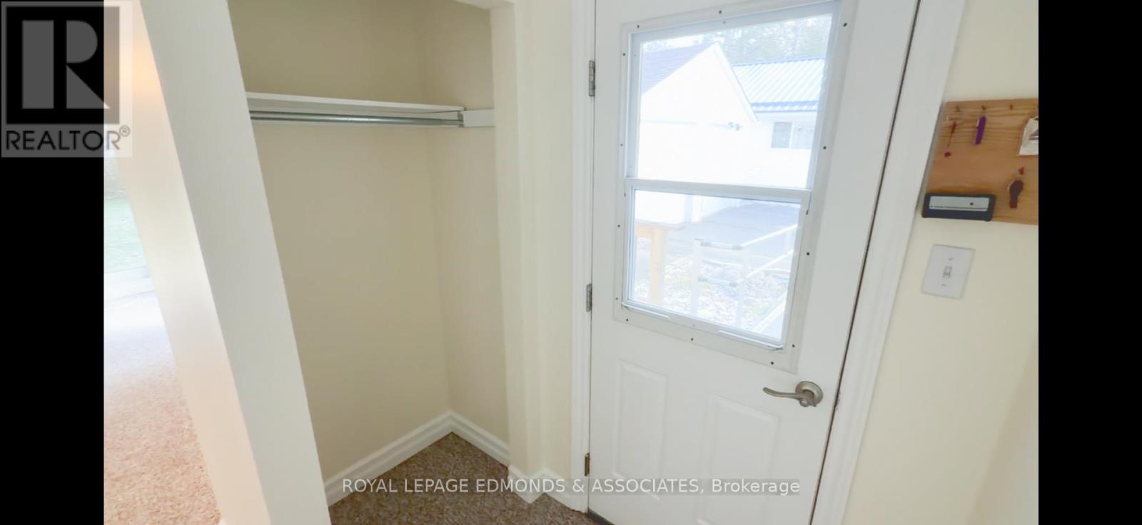 57 Beach Avenue, Deep River, Ontario K0J 1P0 - Photo 15 - X12572148