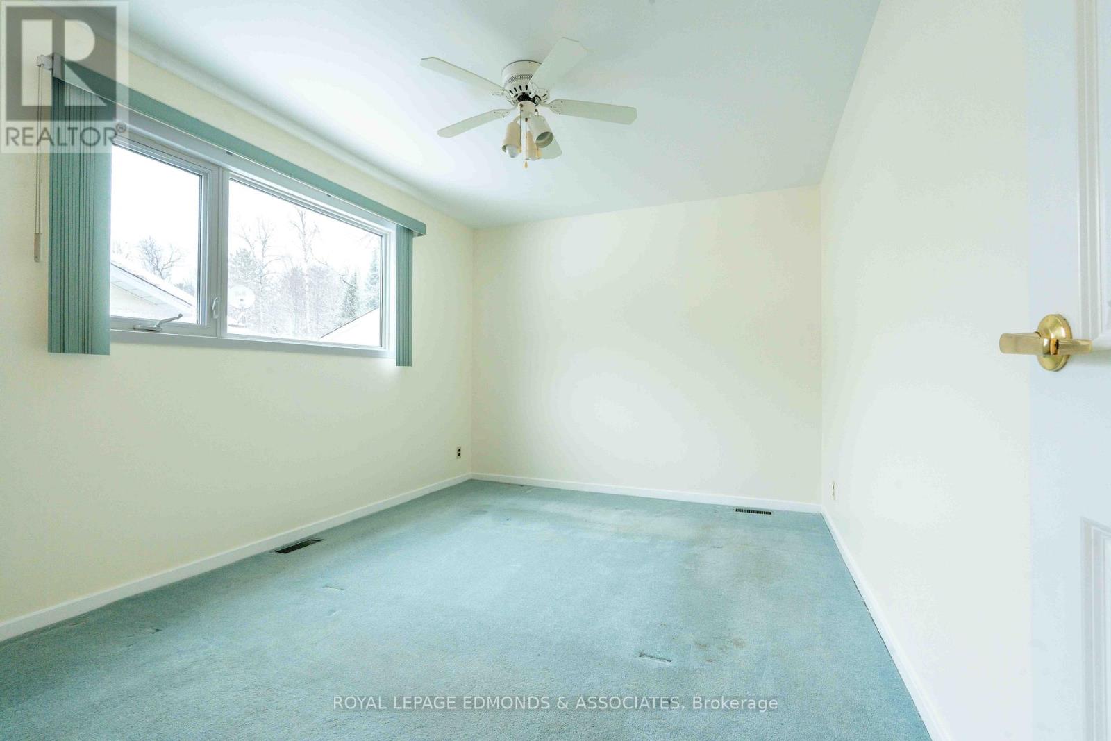 57 Beach Avenue, Deep River, Ontario K0J 1P0 - Photo 20 - X12572148