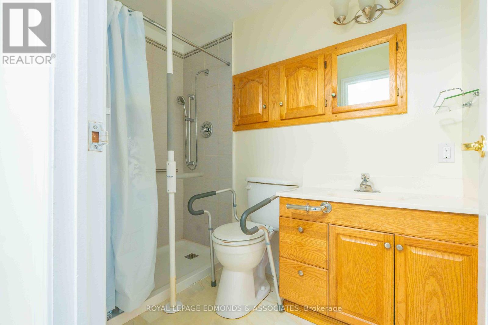 57 Beach Avenue, Deep River, Ontario K0J 1P0 - Photo 26 - X12572148