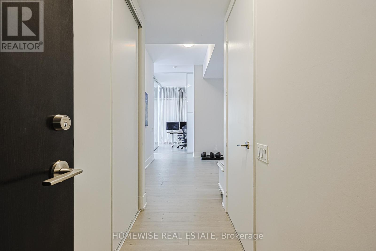 4203 - 33 Charles Street E, Toronto, Ontario  M4Y 0A2 - Photo 3 - C12572106