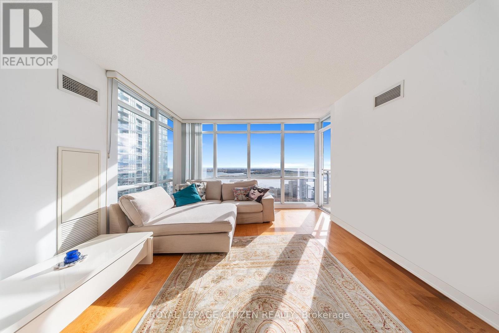 2512 - 15 Fort York Boulevard, Toronto, Ontario  M5V 3Y4 - Photo 12 - C12572130