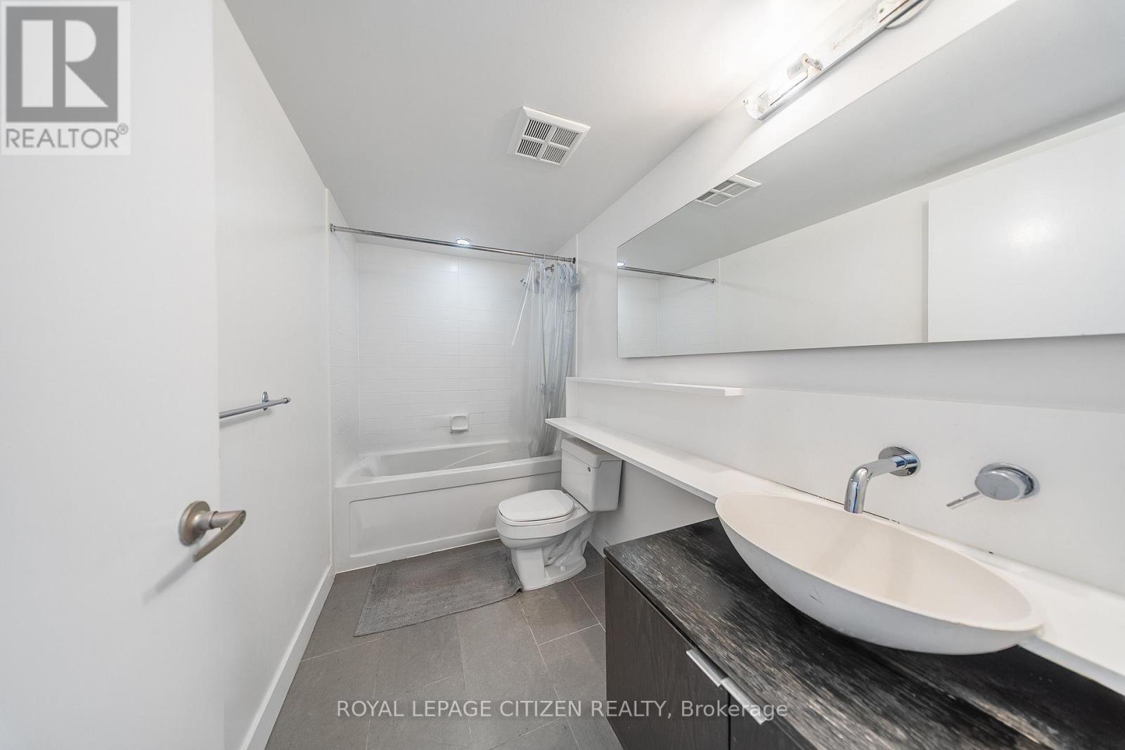 2512 - 15 Fort York Boulevard, Toronto, Ontario  M5V 3Y4 - Photo 26 - C12572130