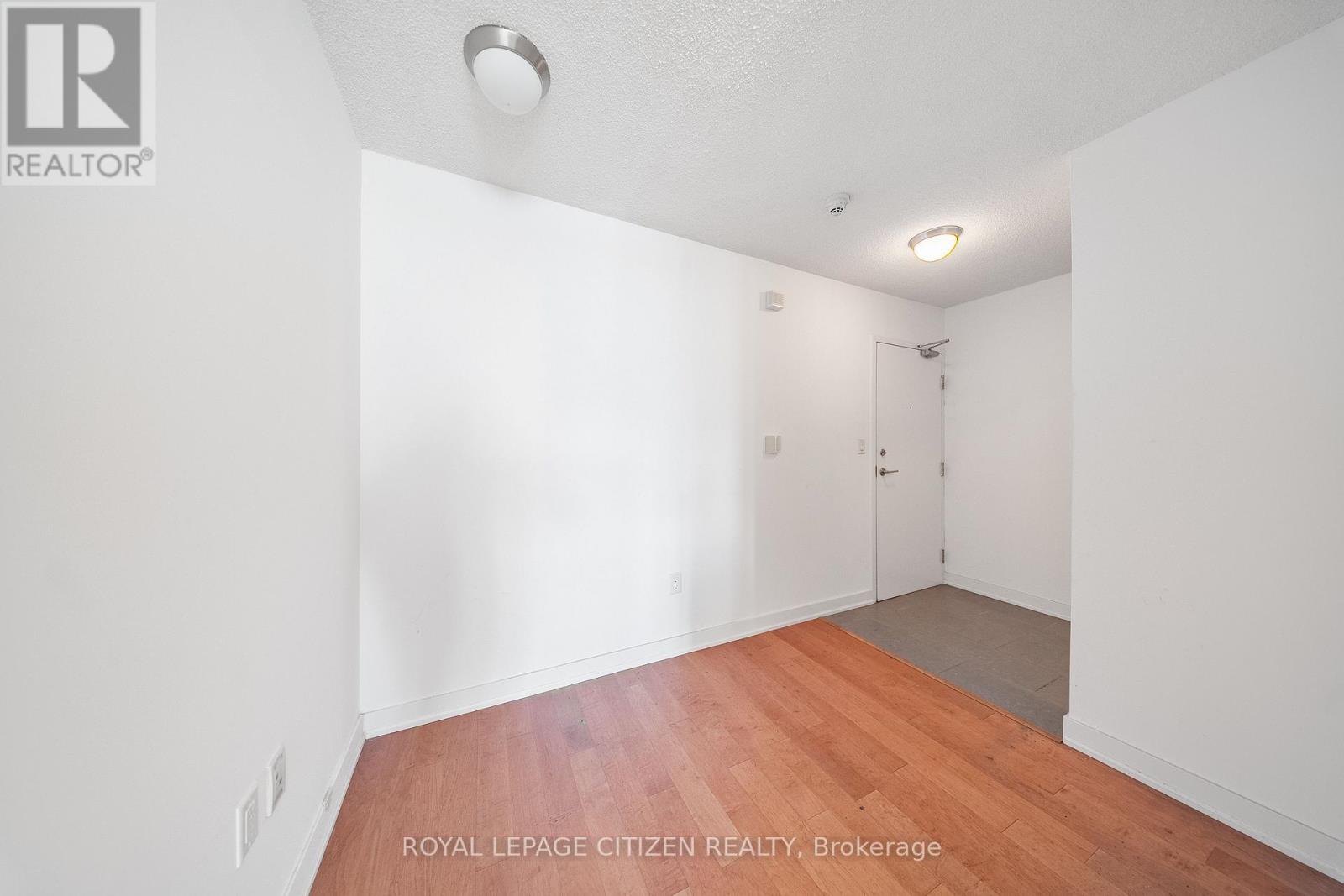 2512 - 15 Fort York Boulevard, Toronto, Ontario  M5V 3Y4 - Photo 4 - C12572130