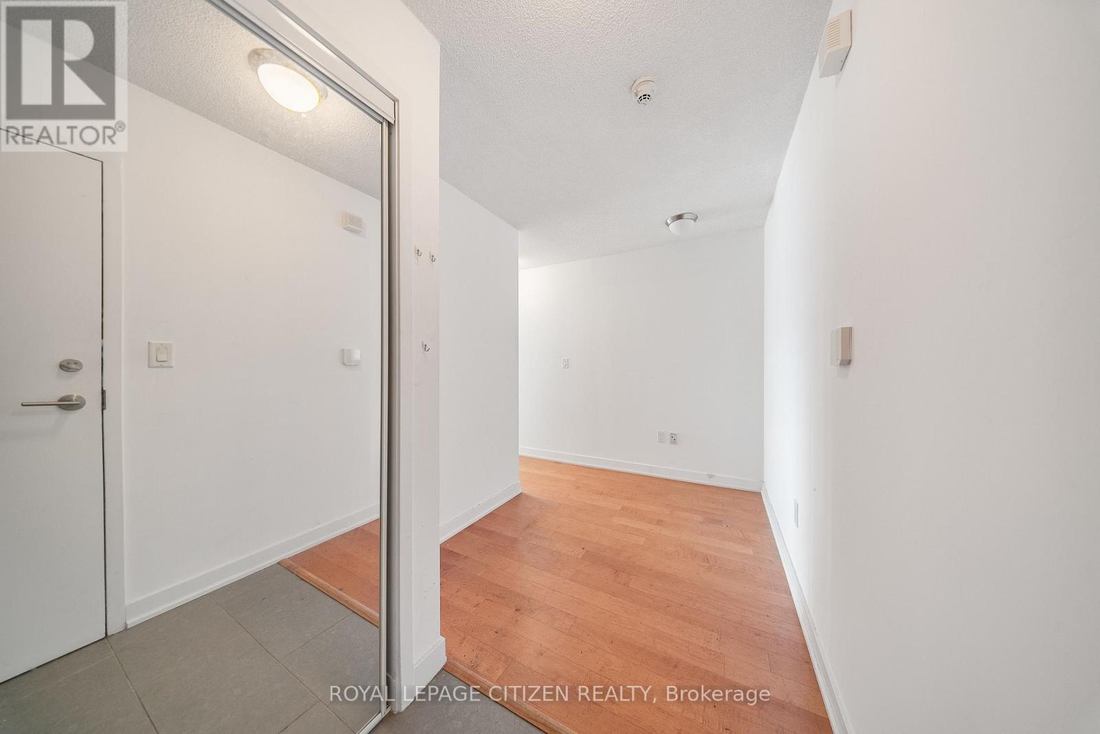 2512 - 15 Fort York Boulevard, Toronto, Ontario  M5V 3Y4 - Photo 5 - C12572130