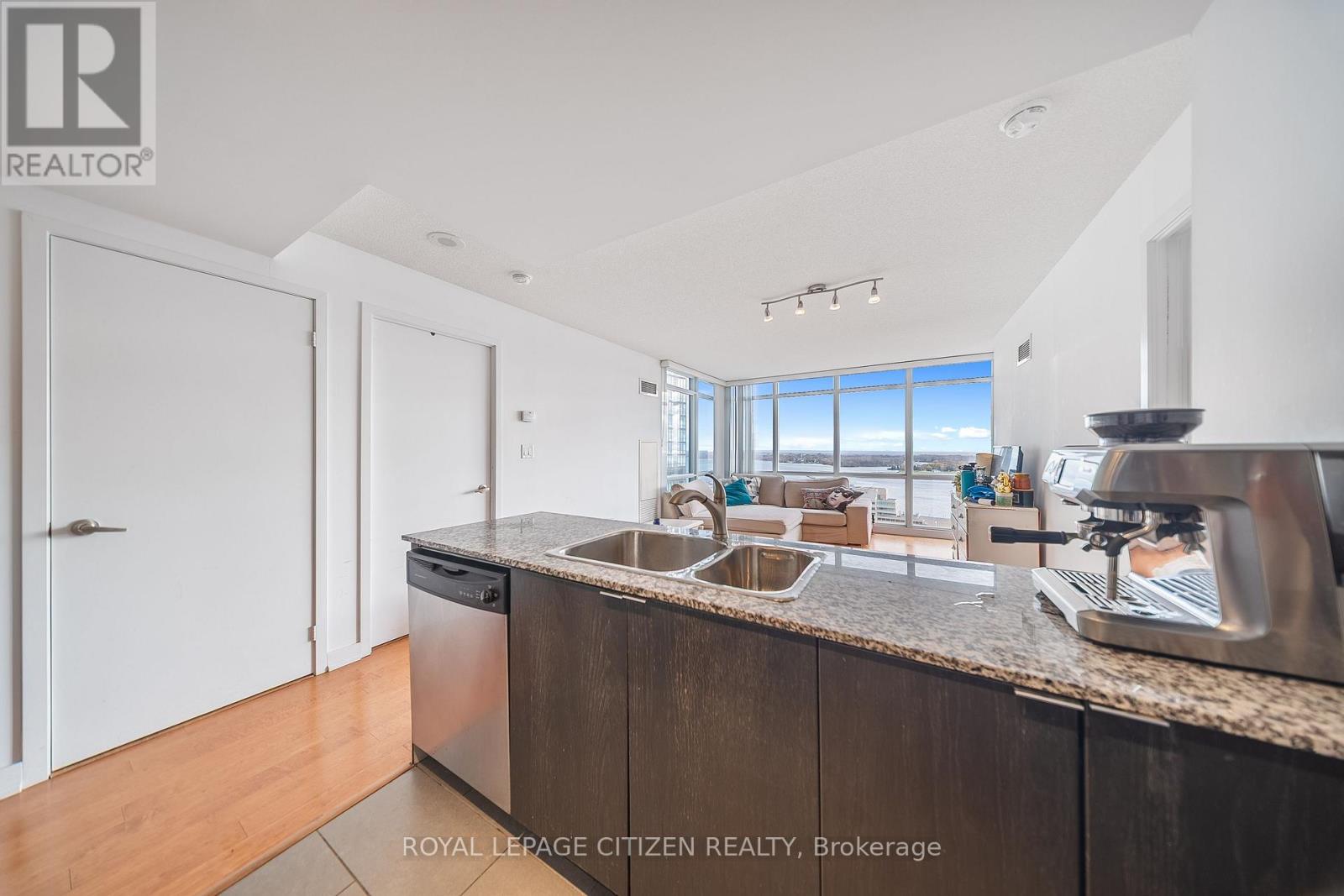 2512 - 15 Fort York Boulevard, Toronto, Ontario  M5V 3Y4 - Photo 8 - C12572130