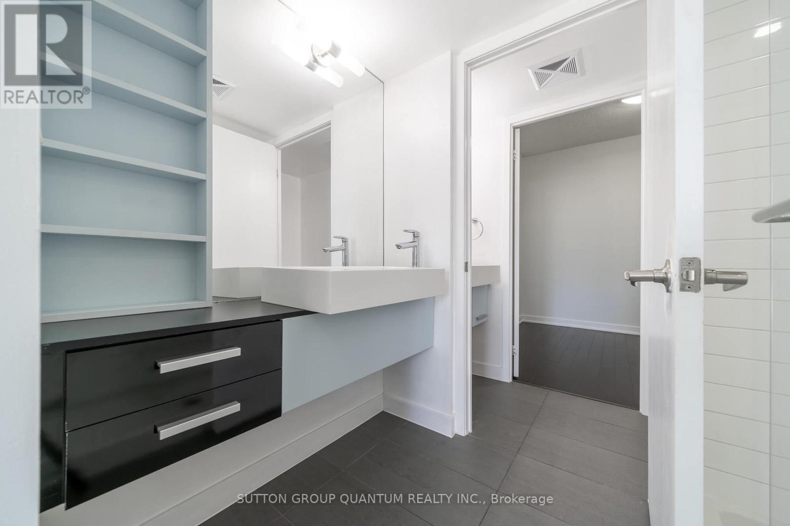 1810 - 38 Dan Leckie Way, Toronto, Ontario  M5V 2V6 - Photo 23 - C12572168