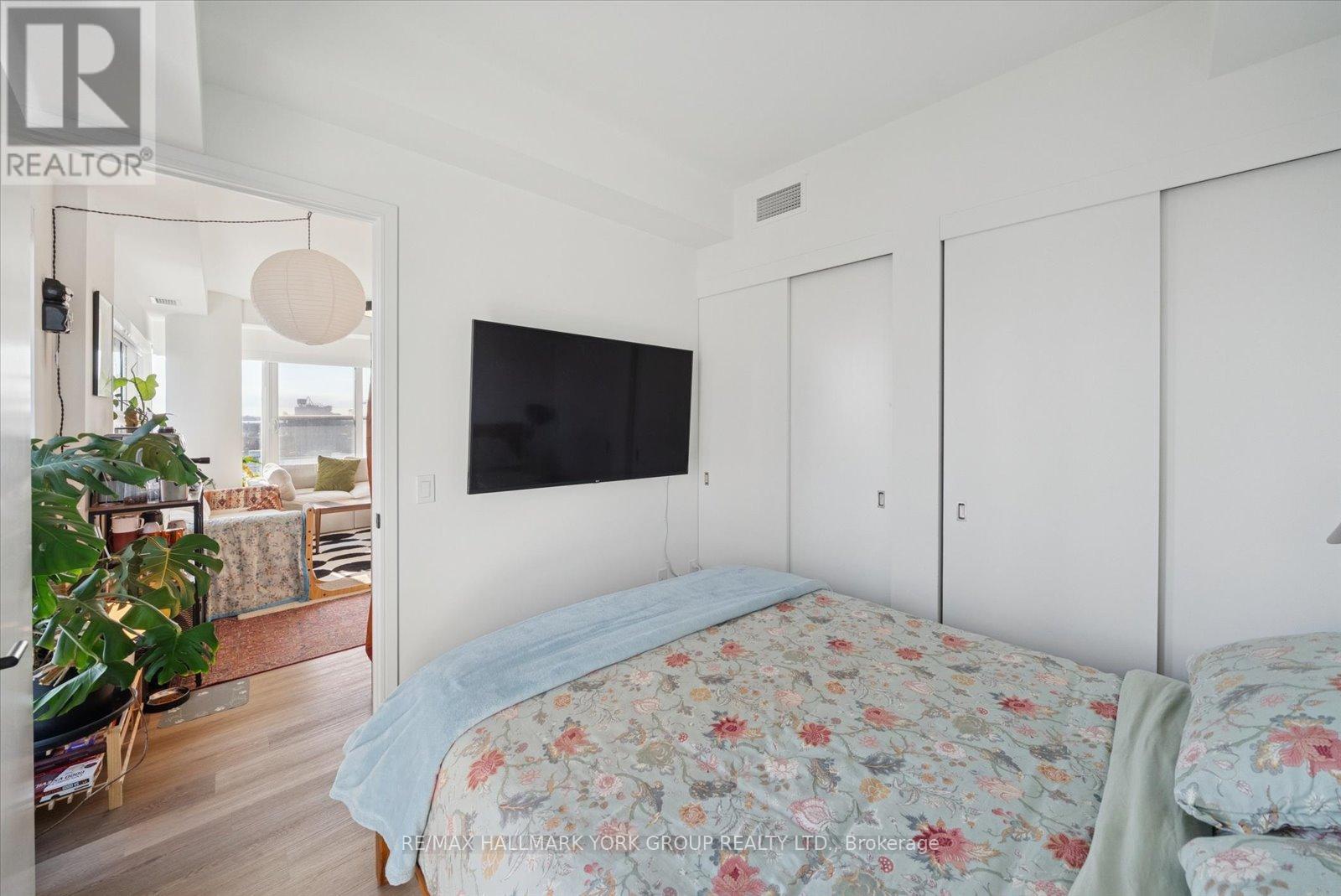 1004 - 151 Mill Street, Toronto, Ontario  M5A 4T8 - Photo 9 - C12572232