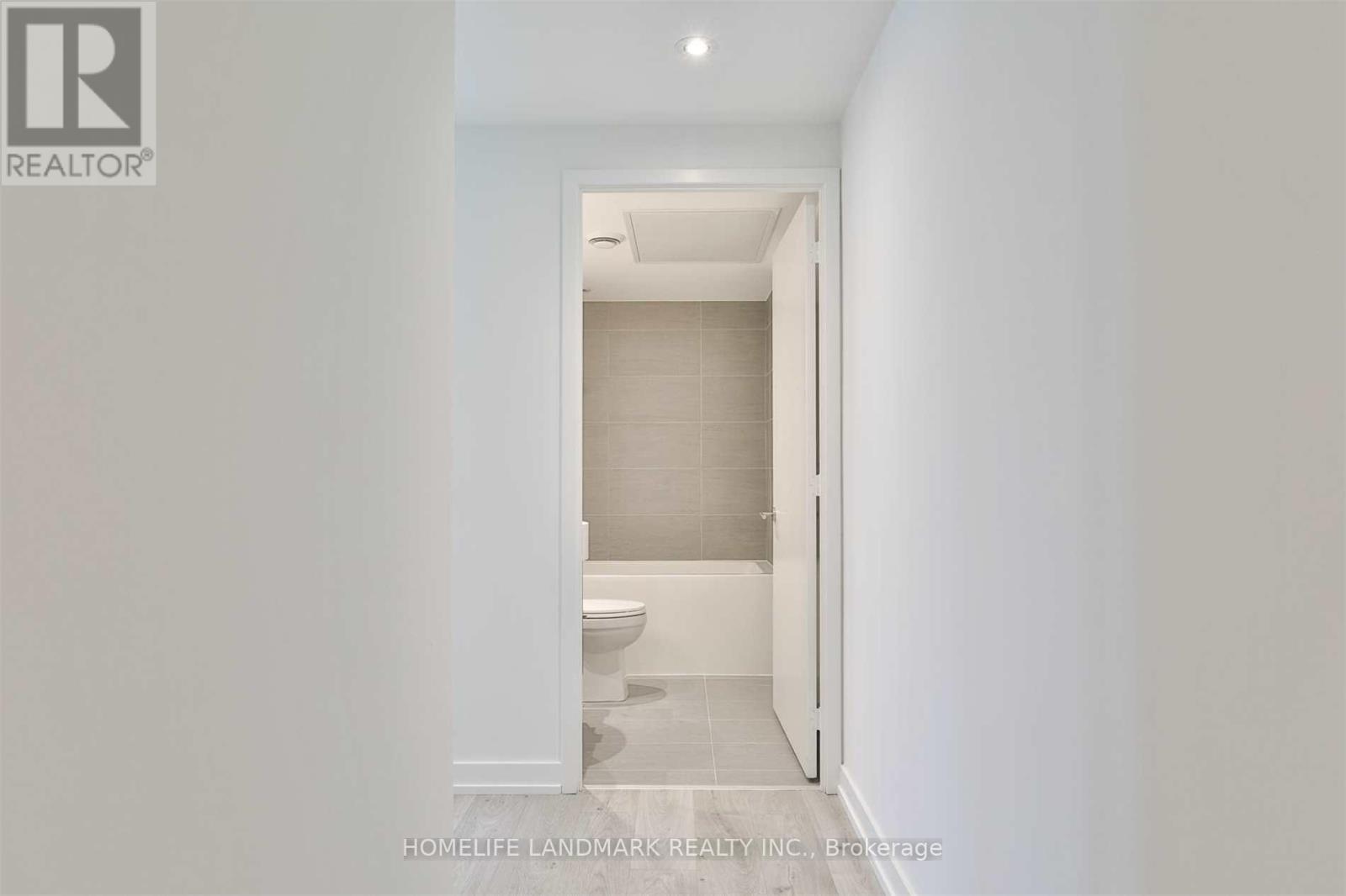 1105 - 161 Roehampton Avenue, Toronto, Ontario  M4P 1P9 - Photo 7 - C12572240