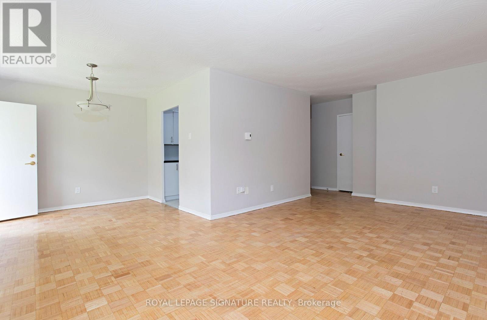 804 - 525 Eglinton Avenue E, Toronto, Ontario  M4P 1N5 - Photo 2 - C12572246