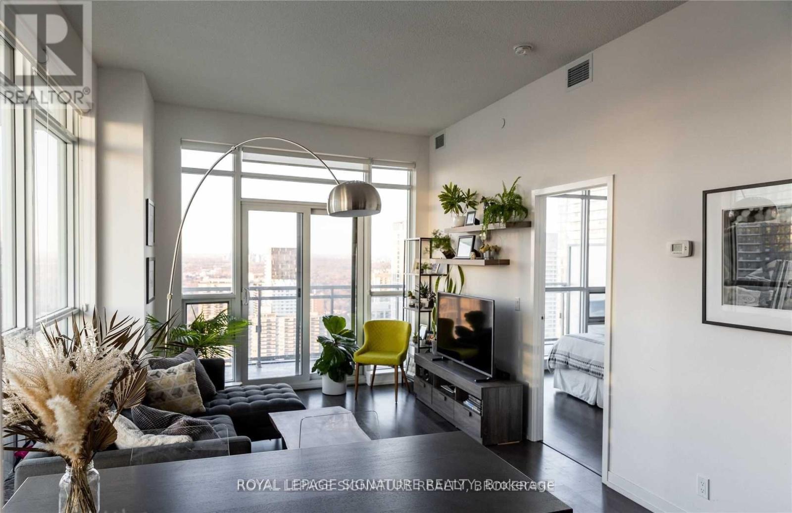 3212 - 98 Lillian Street, Toronto, Ontario  M4P 2Y3 - Photo 3 - C12572250