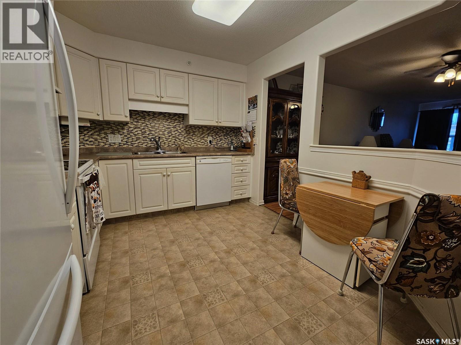 302 1152 103rd Street, North Battleford, Saskatchewan  S9A 1K6 - Photo 2 - SK024616