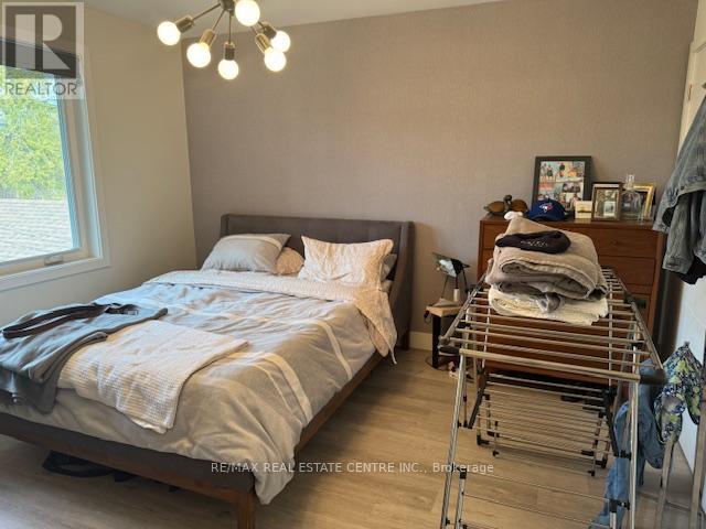 Upper - 22 Branch Street, Toronto, Ontario  M8W 1M7 - Photo 11 - W12571510