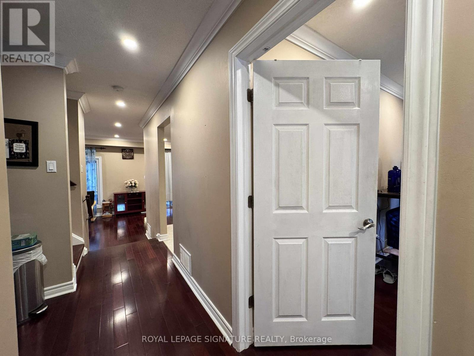 Main - 4273 Pheasant Run, Mississauga, Ontario  L5L 2B8 - Photo 7 - W12463143