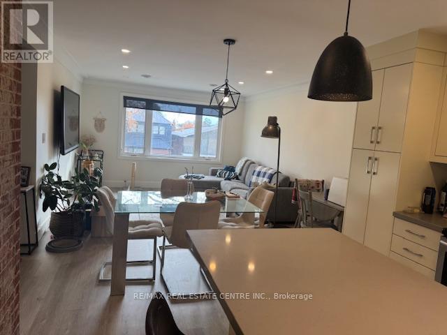 Upper - 22 Branch Street, Toronto, Ontario  M8W 1M7 - Photo 3 - W12571510