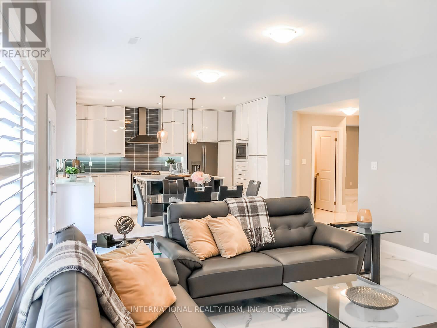 652 Park Road, Innisfil, Ontario  L9S 0E8 - Photo 5 - N12572124