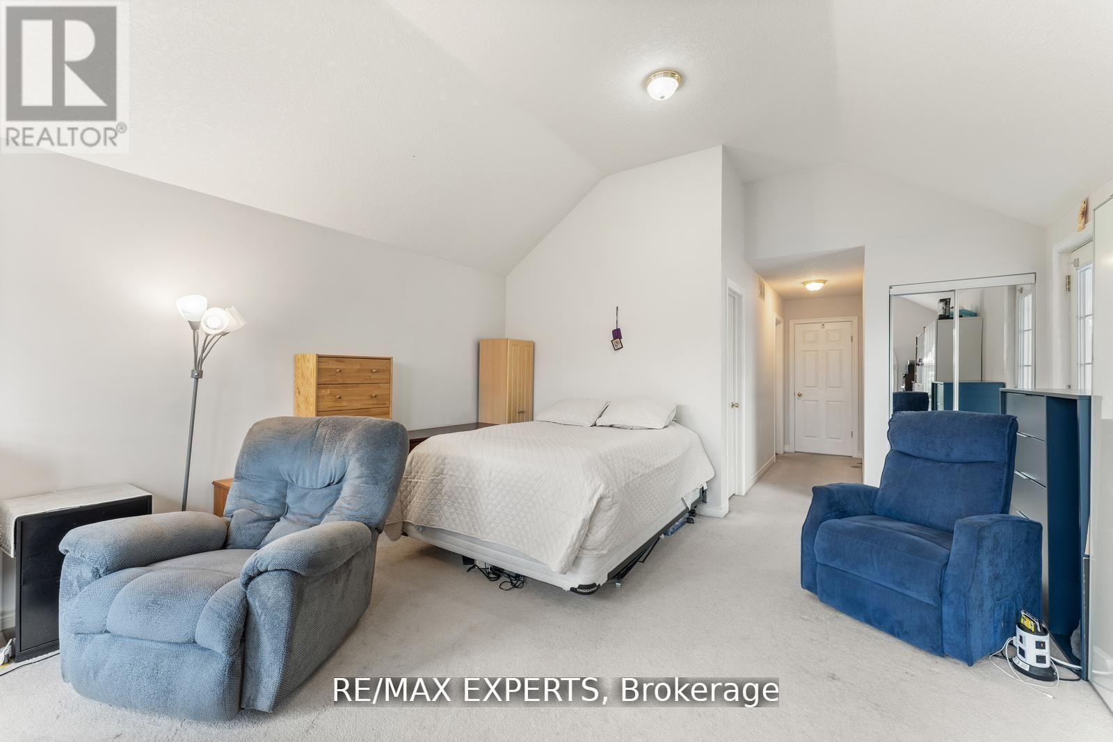 56 Steepleridge Street, Kitchener, Ontario  N2P 2W3 - Photo 23 - X12442317