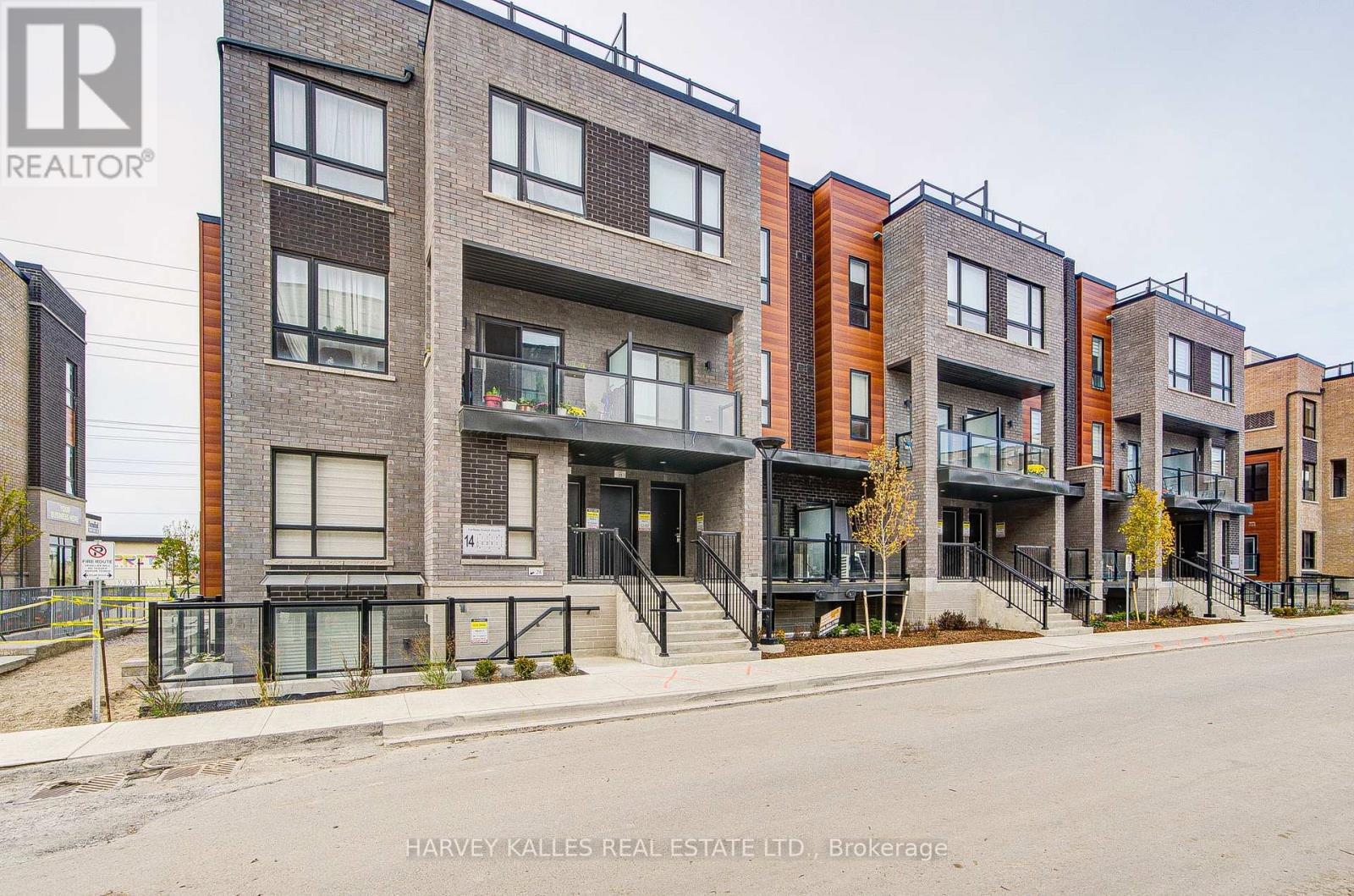 12 - 14 LYTHAM GREEN CIRCLE, Newmarket, Ontario