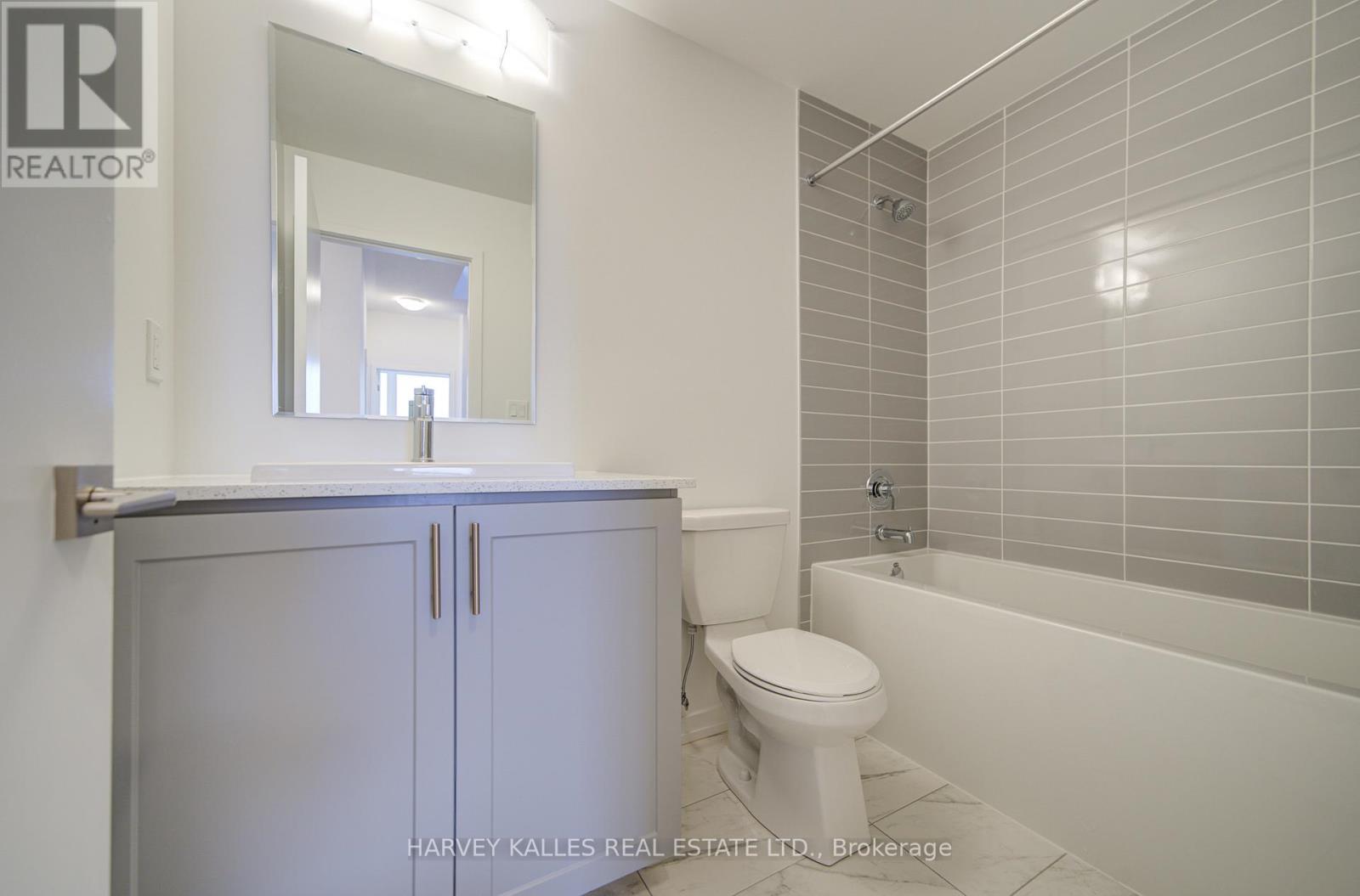 12 - 14 Lytham Green Circle, Newmarket, Ontario  L3Y 0H3 - Photo 23 - N12572128