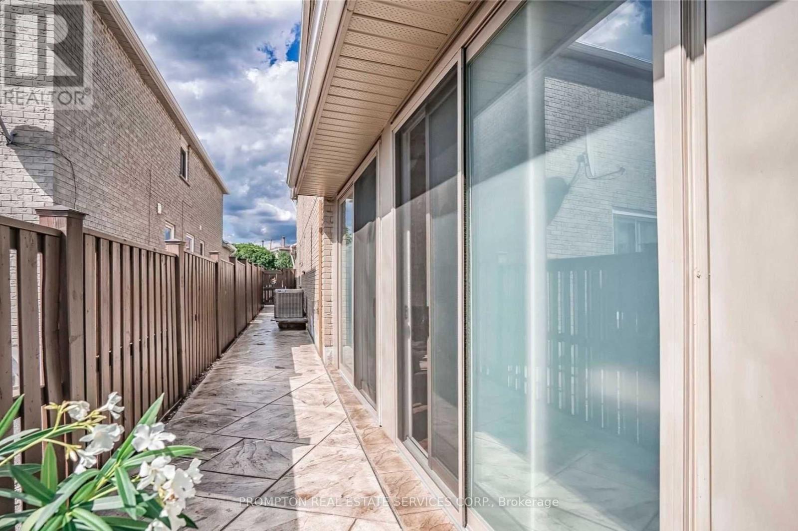 51 Ketchum Crescent, Markham, Ontario  L3S 3G3 - Photo 32 - N12572210