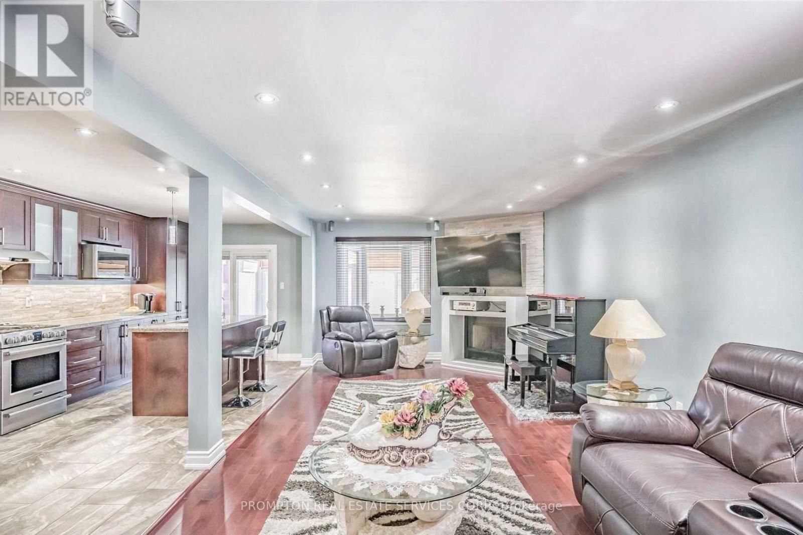 51 Ketchum Crescent, Markham, Ontario  L3S 3G3 - Photo 6 - N12572210