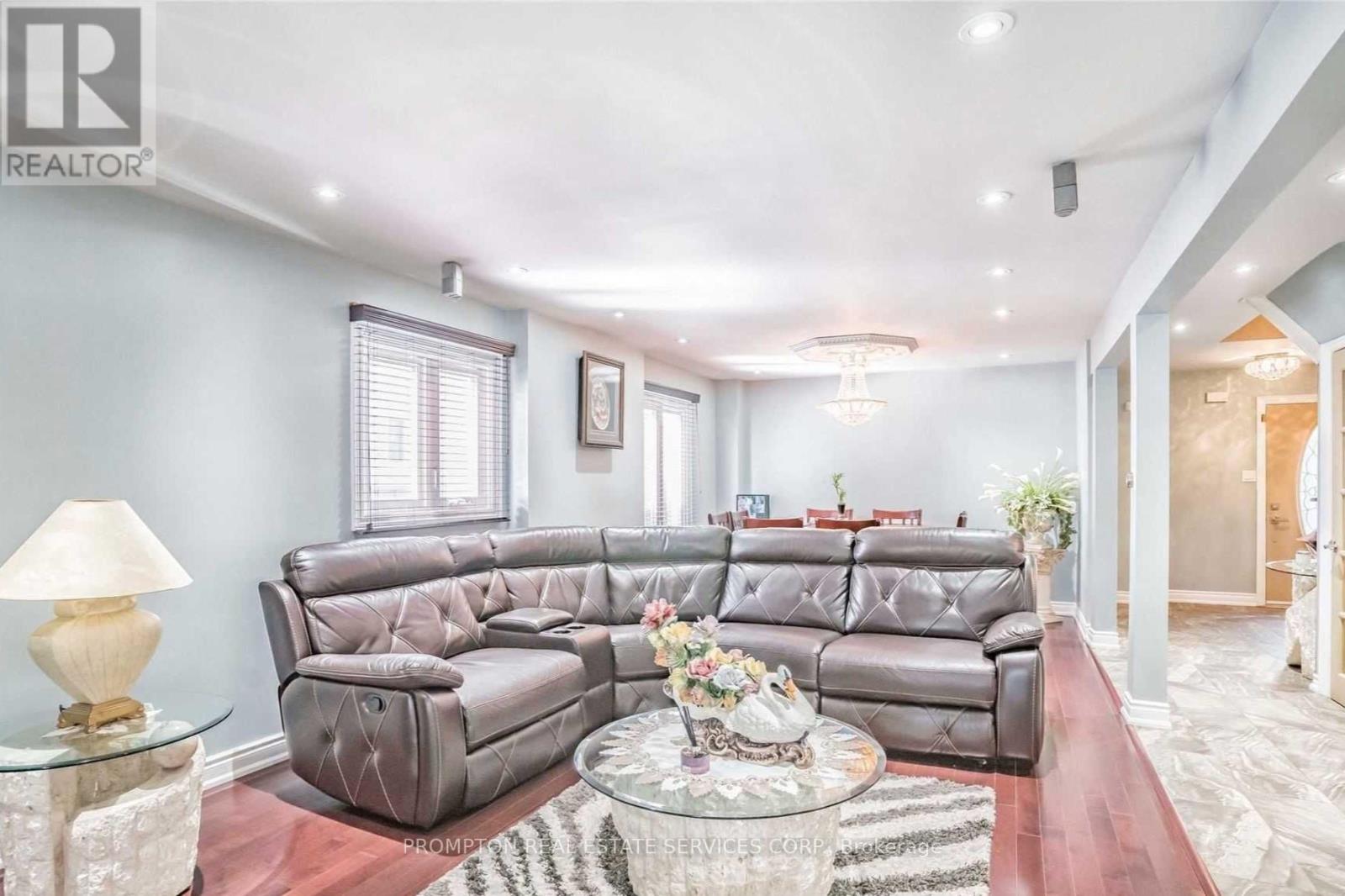 51 Ketchum Crescent, Markham, Ontario  L3S 3G3 - Photo 8 - N12572210