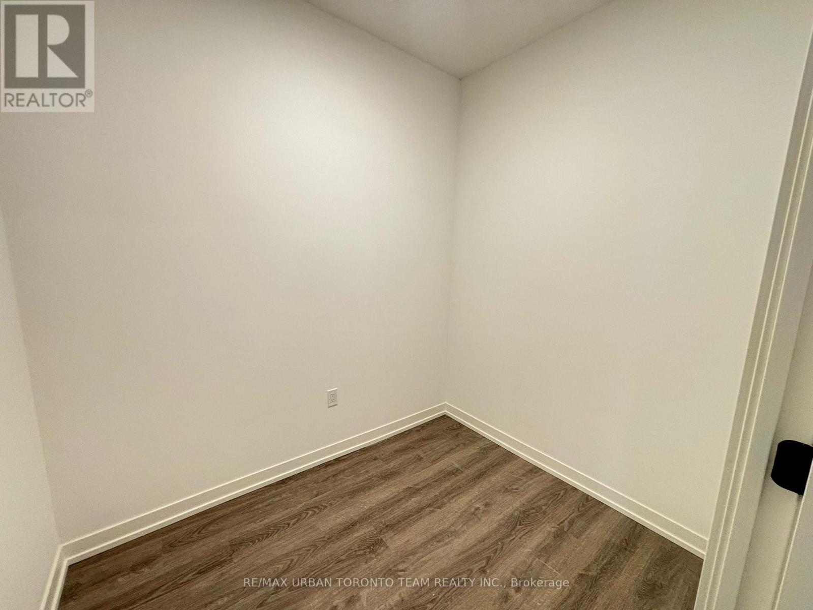 2615 - 8 Interchange Way, Vaughan, Ontario  L4K 5Z7 - Photo 10 - N12572214