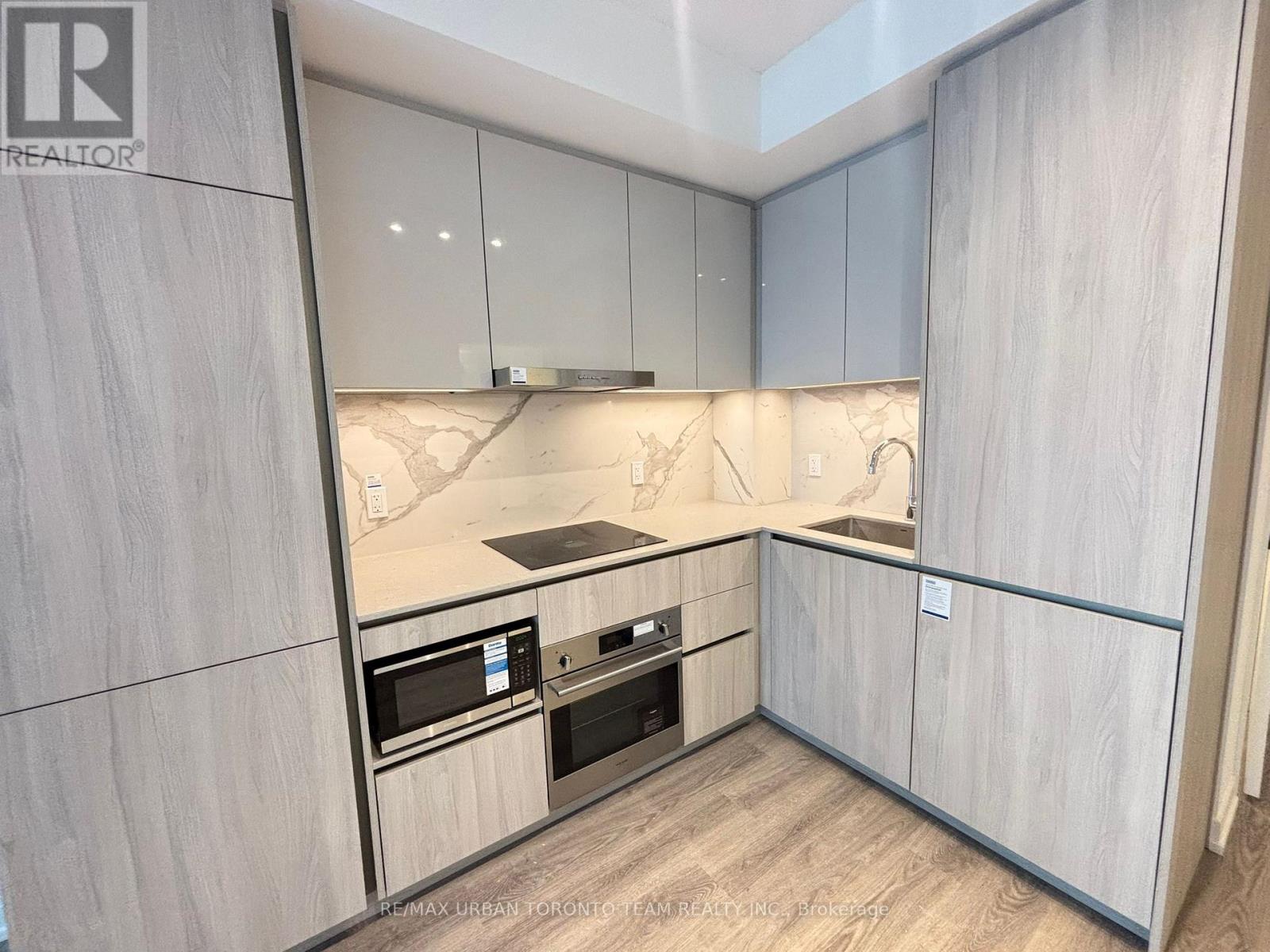 2615 - 8 Interchange Way, Vaughan, Ontario  L4K 5Z7 - Photo 4 - N12572214