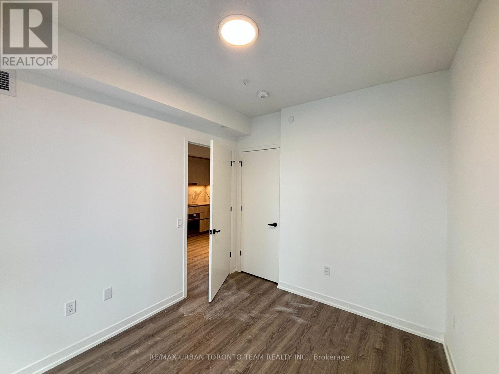 2615 - 8 Interchange Way, Vaughan, Ontario  L4K 5Z7 - Photo 6 - N12572214