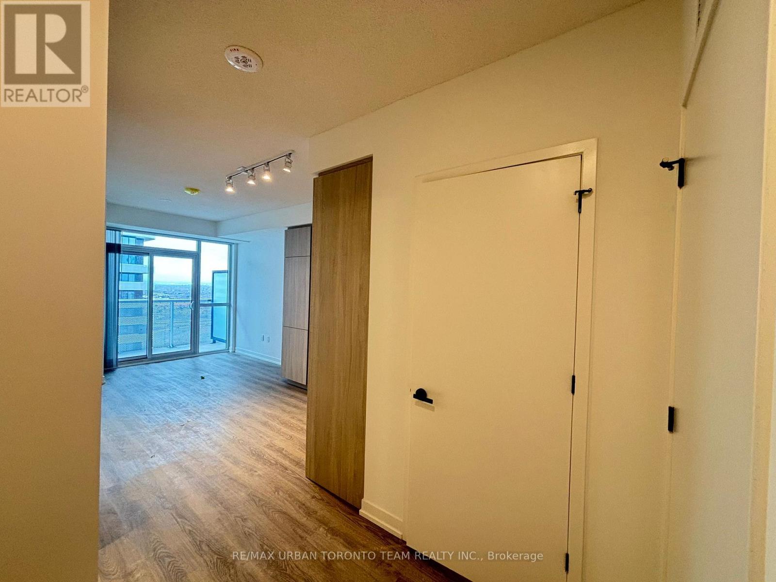 2615 - 8 Interchange Way, Vaughan, Ontario  L4K 5Z7 - Photo 9 - N12572214