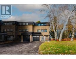 22 HENDERSON DRIVE, Aurora, Ontario