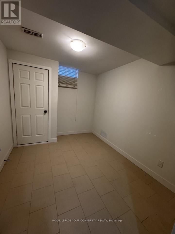 158 Roselena Drive, King (Schomberg), Ontario L0G 1T0 - Photo 4 - N12572290