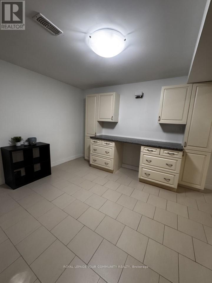 158 Roselena Drive, King (Schomberg), Ontario L0G 1T0 - Photo 6 - N12572290