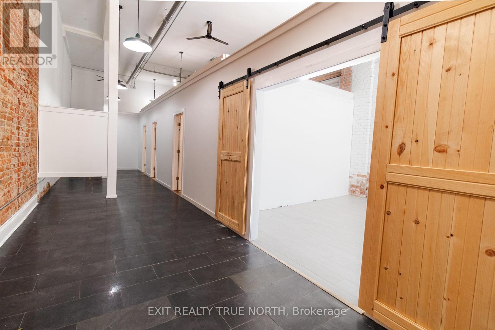 12 Dunlop Street E, Barrie (City Centre), Ontario L4M 1A3 - Photo 4 - S12572112