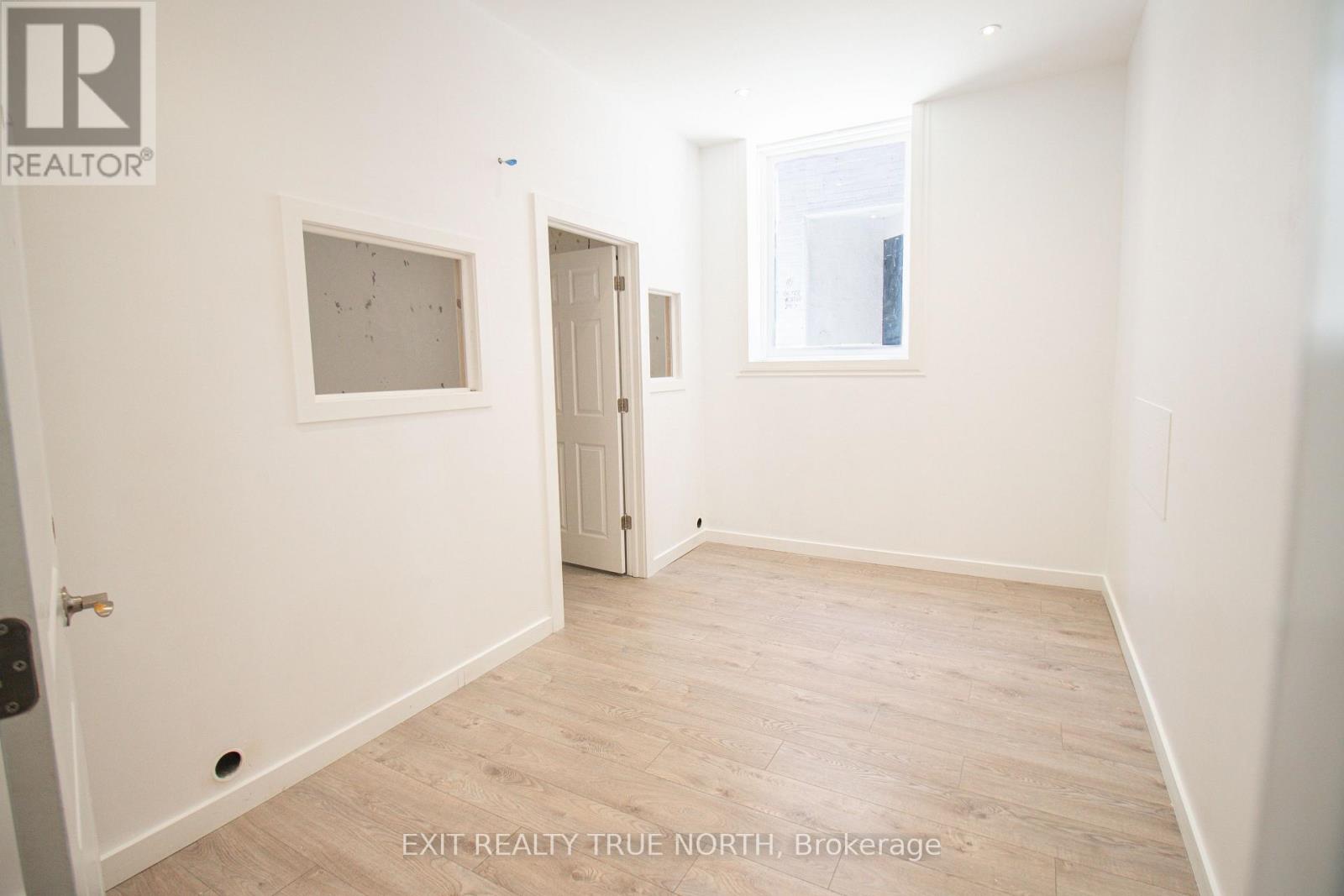 12 Dunlop Street E, Barrie (City Centre), Ontario L4M 1A3 - Photo 7 - S12572112