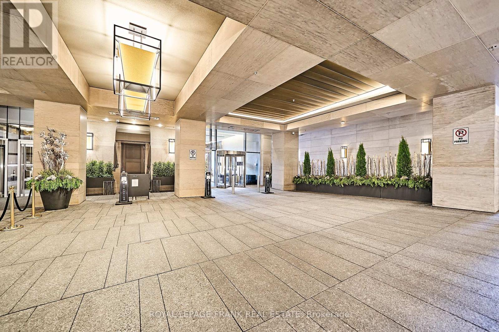 2005 - 188 Cumberland Street, Toronto, Ontario  M5R 0B6 - Photo 4 - C12572322