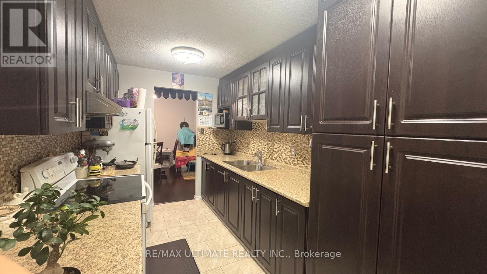 710 - 15 Kensington Road, Brampton, Ontario  L6T 3W2 - Photo 13 - W12572100