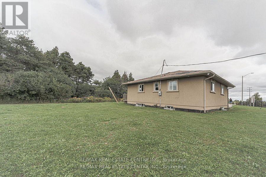 3024 Countryside Drive, Brampton, Ontario  L6P 0V3 - Photo 10 - W12572122