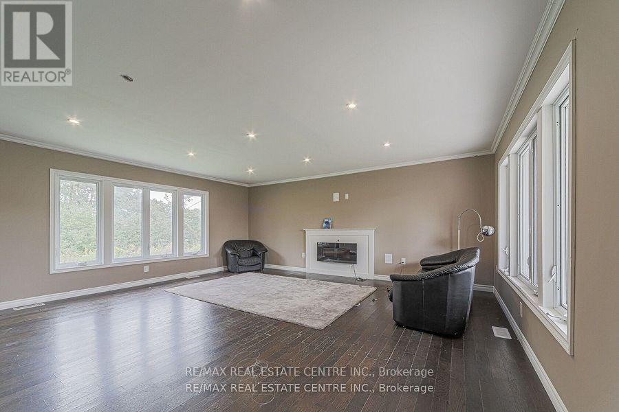 3024 Countryside Drive, Brampton, Ontario  L6P 0V3 - Photo 13 - W12572122