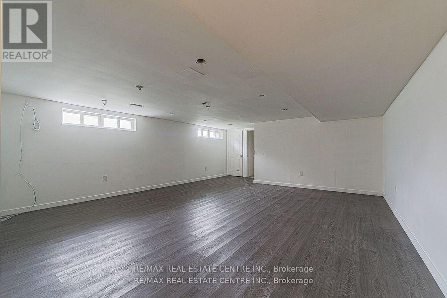 3024 Countryside Drive, Brampton, Ontario  L6P 0V3 - Photo 25 - W12572122