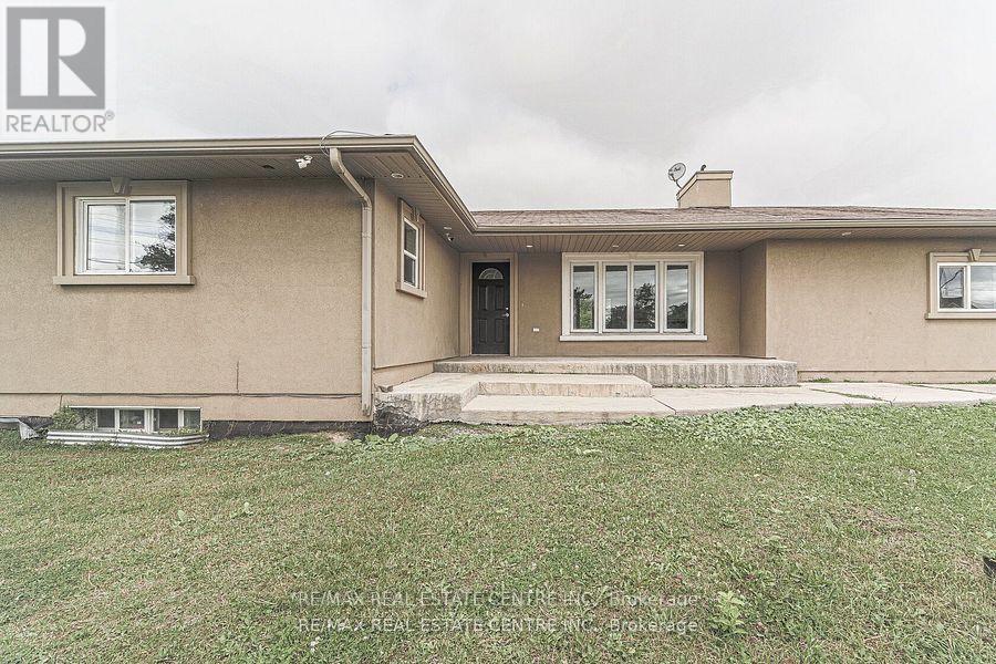 3024 Countryside Drive, Brampton, Ontario  L6P 0V3 - Photo 7 - W12572122