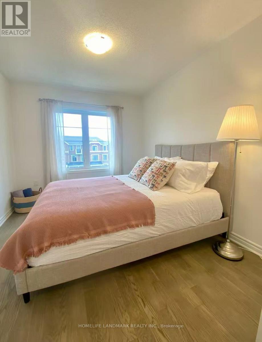 1368 William Halton Parkway Nw, Oakville, Ontario  L6H 5P2 - Photo 11 - W12572134